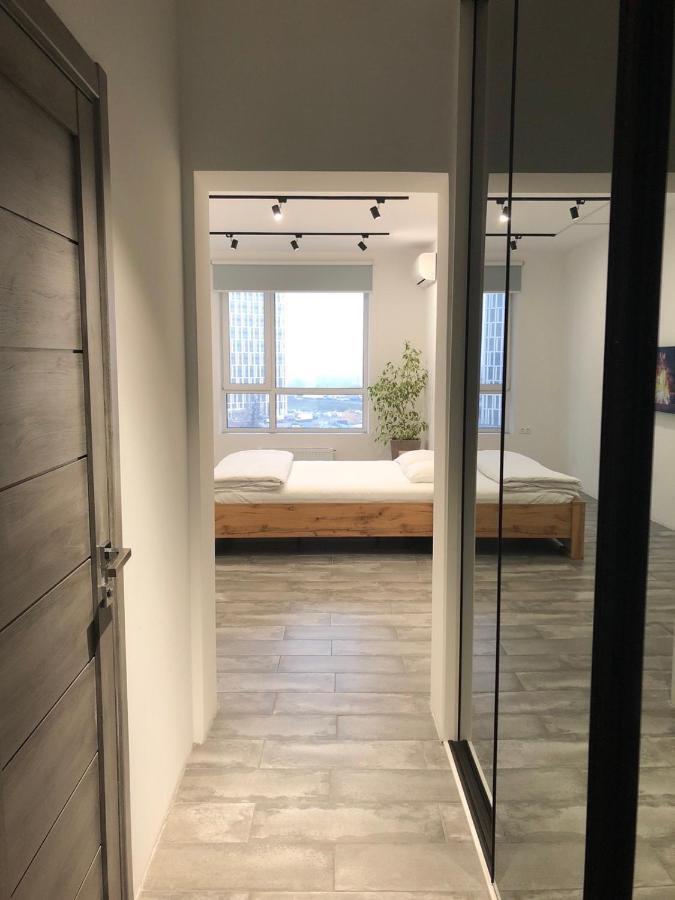 4 Rooms Apartment With A View Of The Dnieper River Kiev Ngoại thất bức ảnh